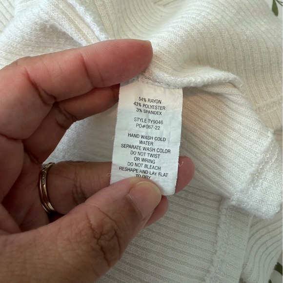 White Ribbed Crop Top - Picture 5 of 6